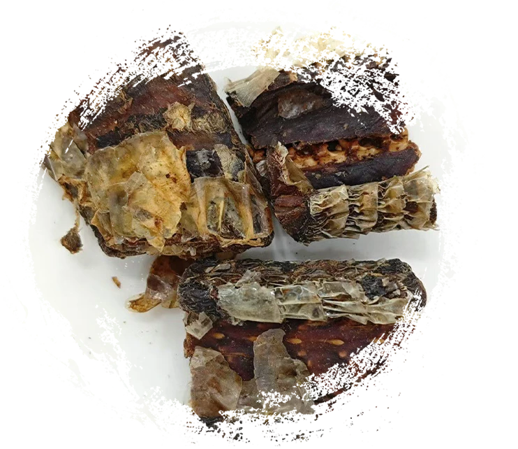 와인 처리 된 검은 지그재그 뱀 (Jiǔ Wūshāo Shé)